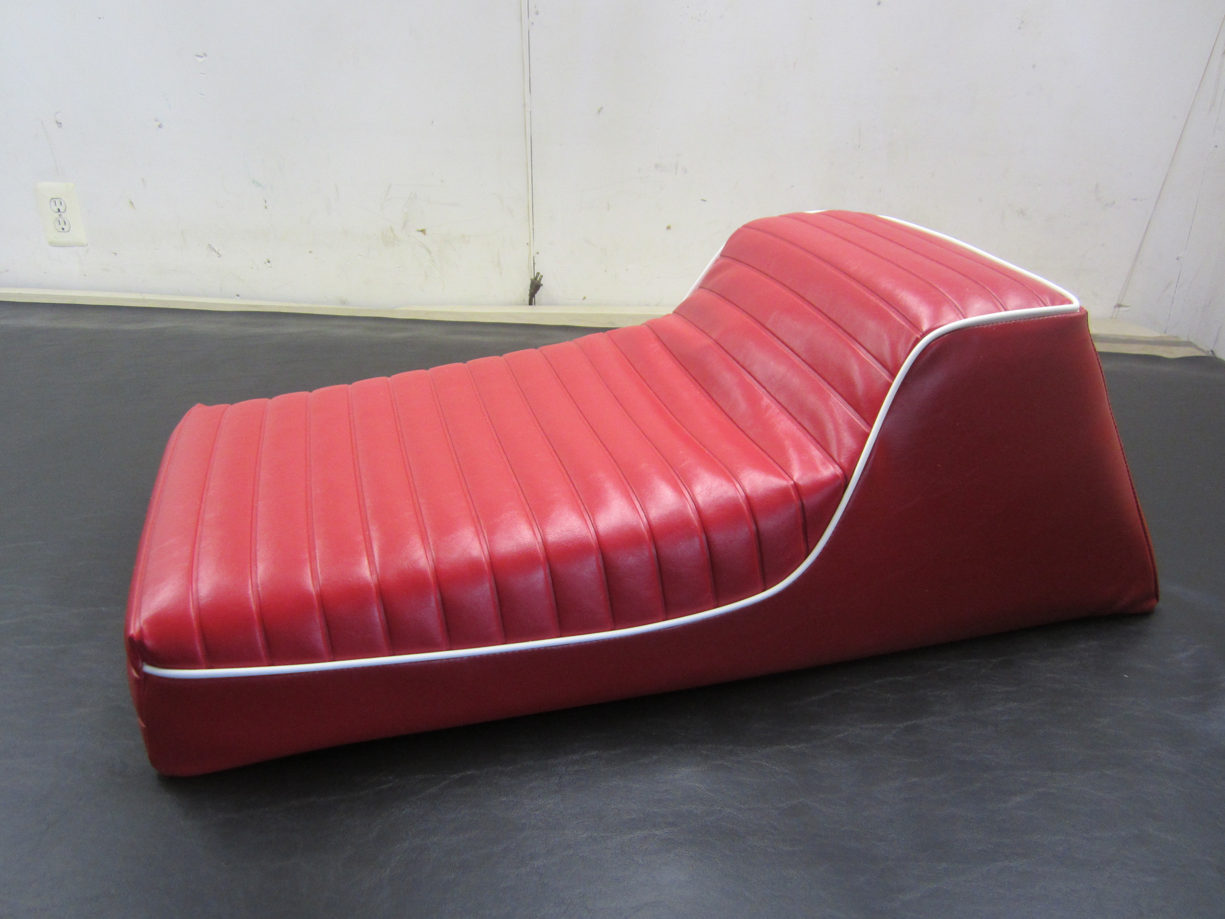 *1972  POLARIS COLT *RED* VINTAGE SNOWMOBILE SEAT COVER NEW!* 